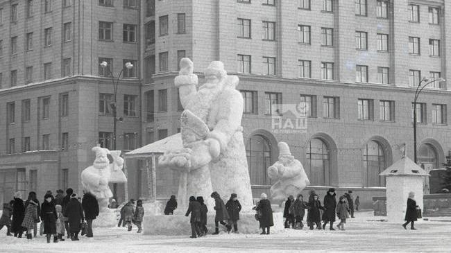 🎄 Елка на пл. Революции. Декабрь 1985 года. Фото М. Петрова