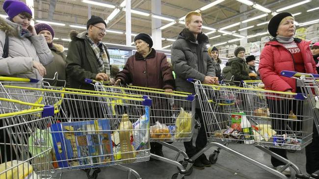 Увеличение очередей в магазинах и подорожание продуктовой корзины отметили народные контролеры продукты