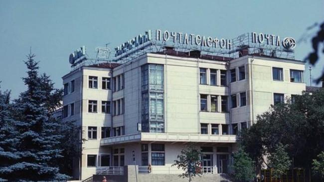 Главпочтамт на Кирова построен в 1936 году. Что необычного заметили?