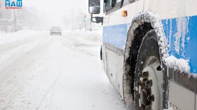 ⁉ «Бросили в мороз»: пассажиров автобуса «Челябинск-Курган» оставили замерзать на трассе 31 декабря 🤔
