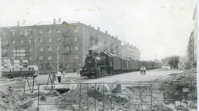 🚂 Паровоз Эр773-19. ❓Угадайте, какое это место в Челябинске?  