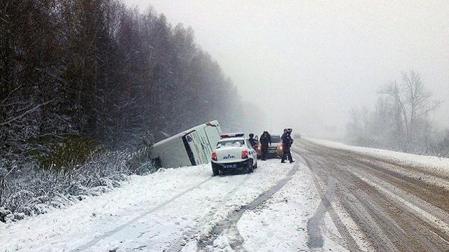 В Челябинской области автобус столкнулся со снегоуборочной техникой